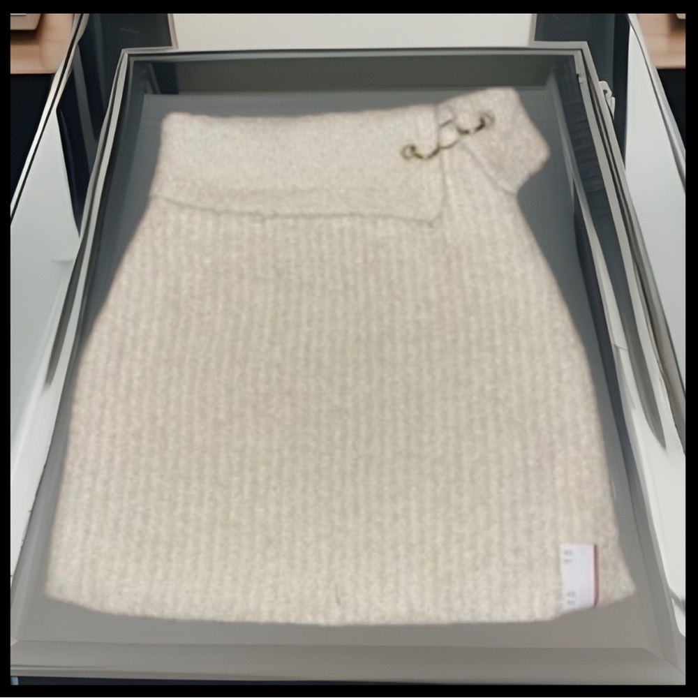 Sexy Soft Cream Rib Knit W/3 Gold Chain Attachment Boucle Mini Skirt High Waist